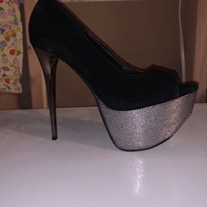 Brand new in the box never been worn size 7 1/2 an 8 1/2